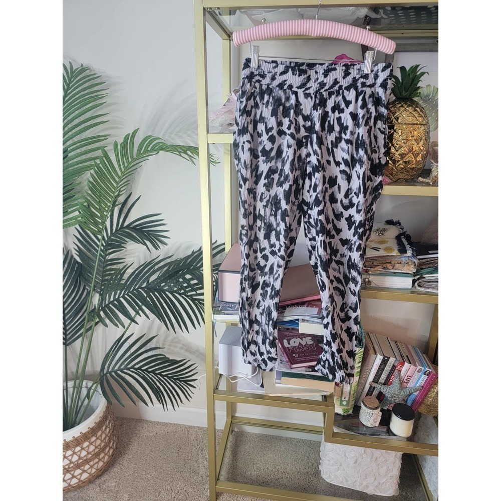 Ann Taylor the Loft Camouflage Jogger Pants - X Small